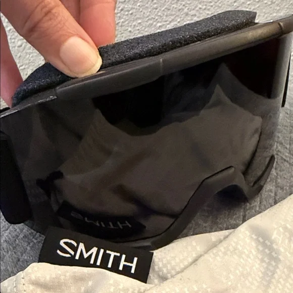 SMITH Squad Ski And Snowboard Goggles - Picture 2 of 7